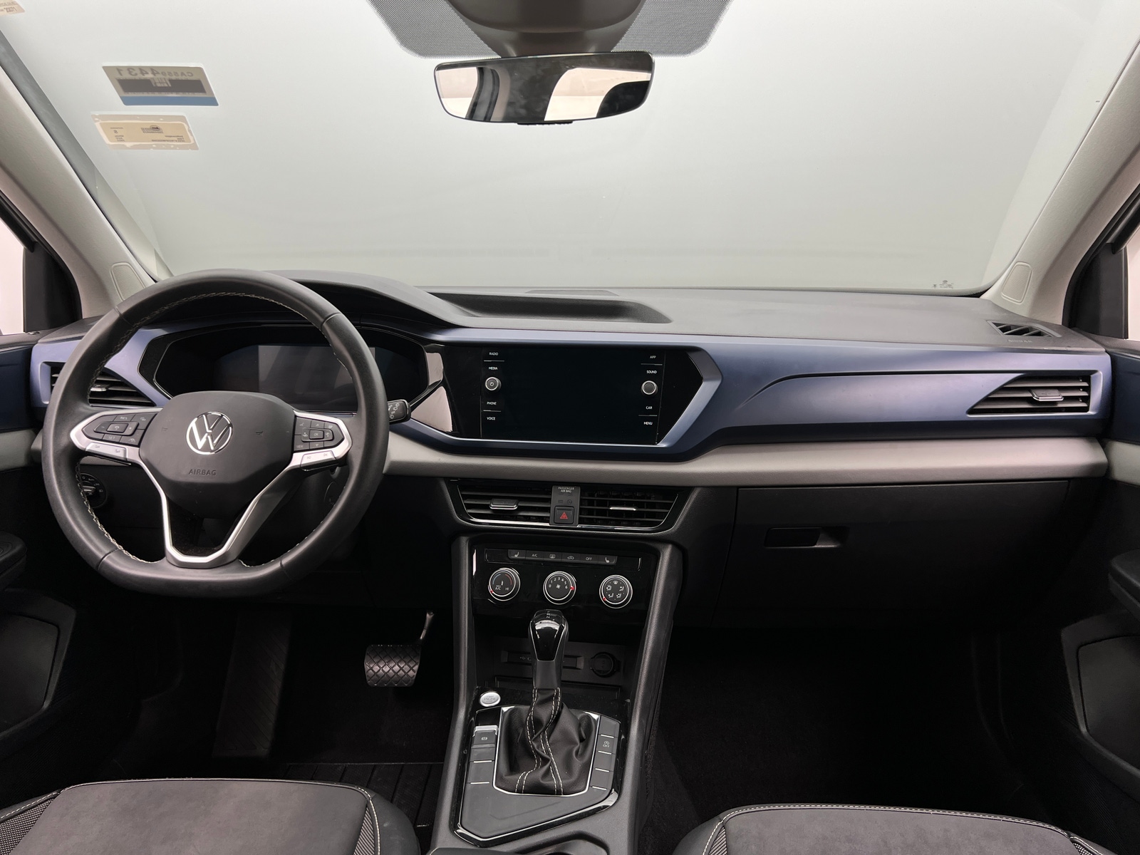 Thumbnail: 2023 Volkswagen Taos - 3
