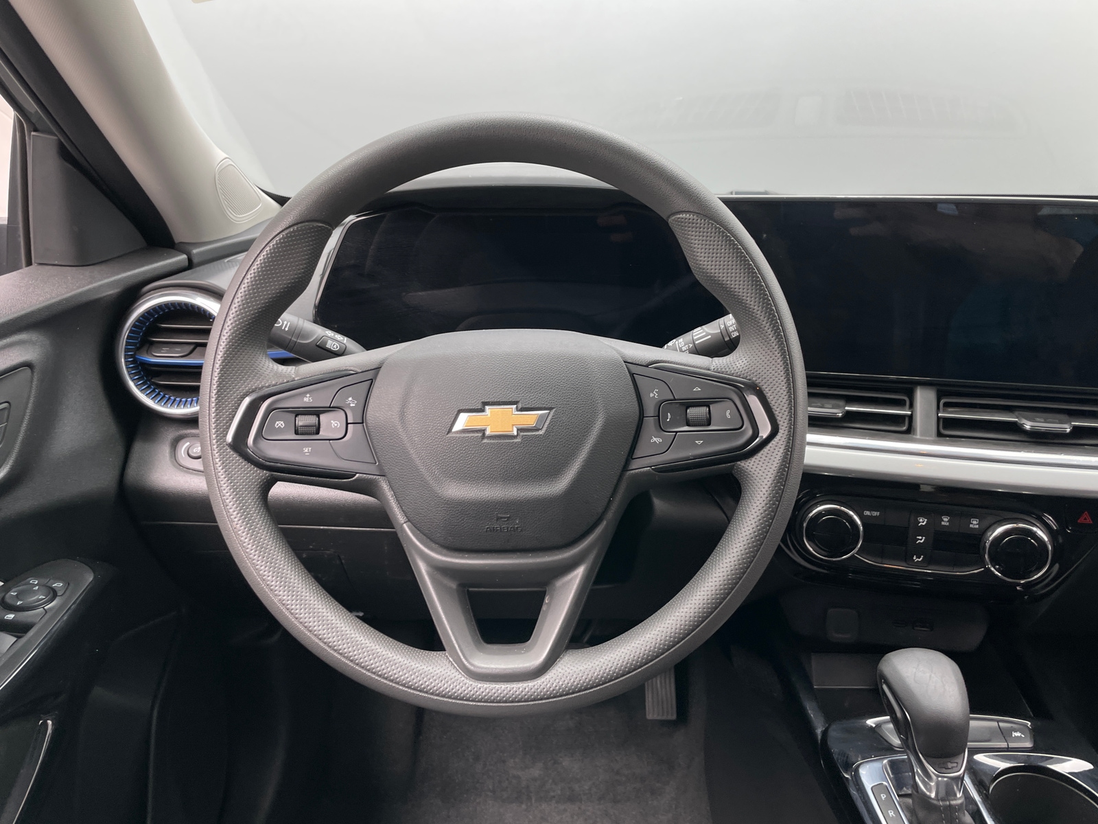 Thumbnail: 2025 Chevrolet Trax - 5