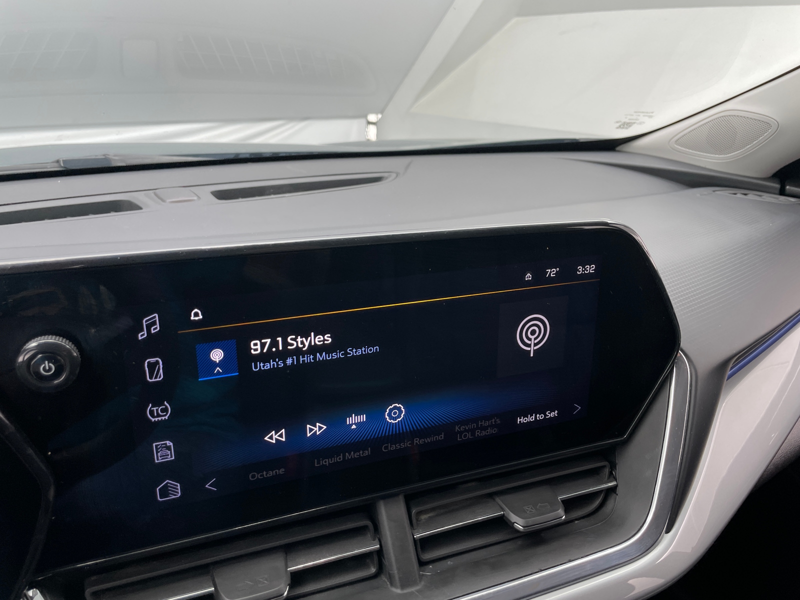 Thumbnail: 2025 Chevrolet Trax - 4