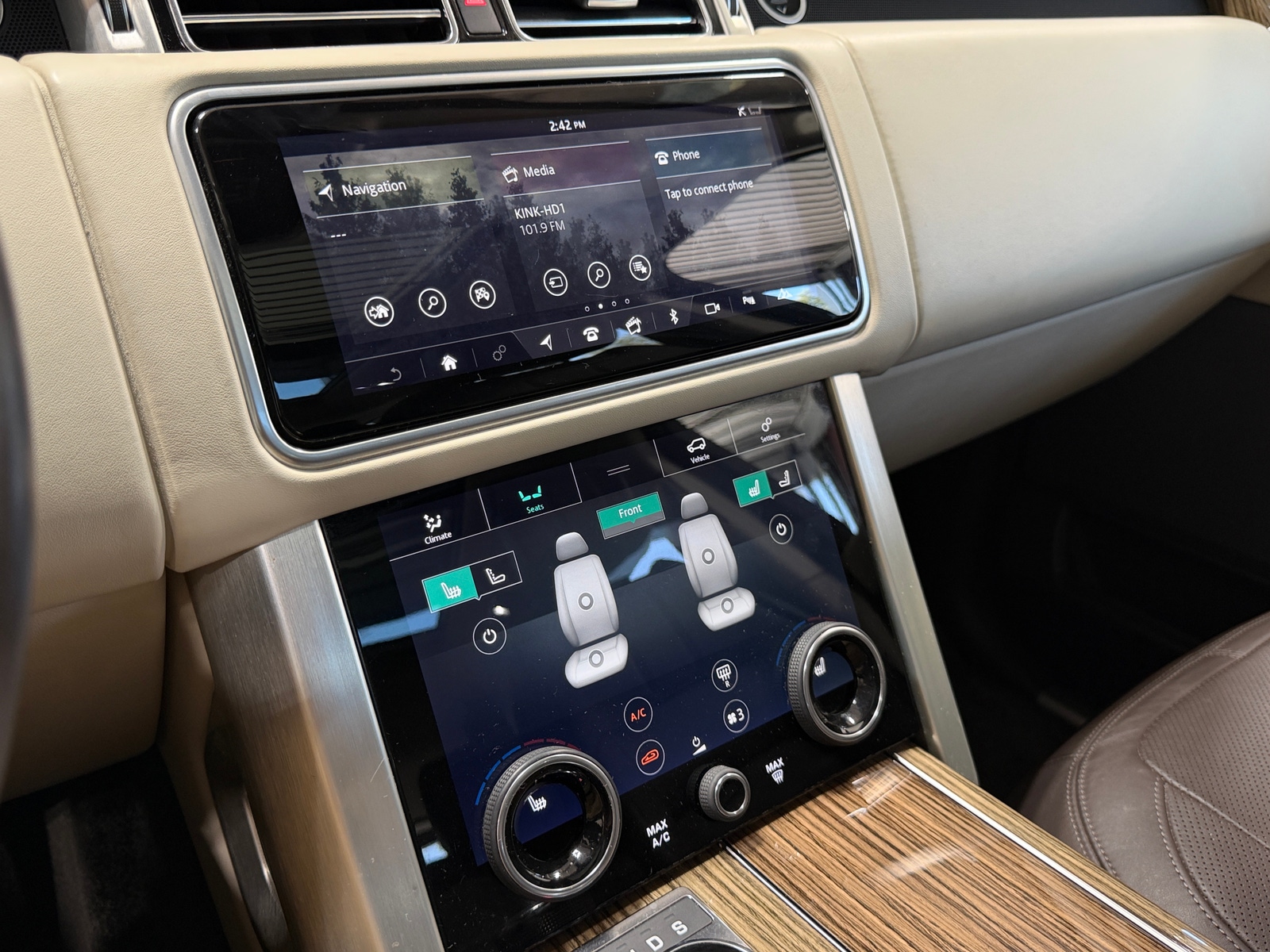 Thumbnail: 2018 Land Rover Range Rover - 3