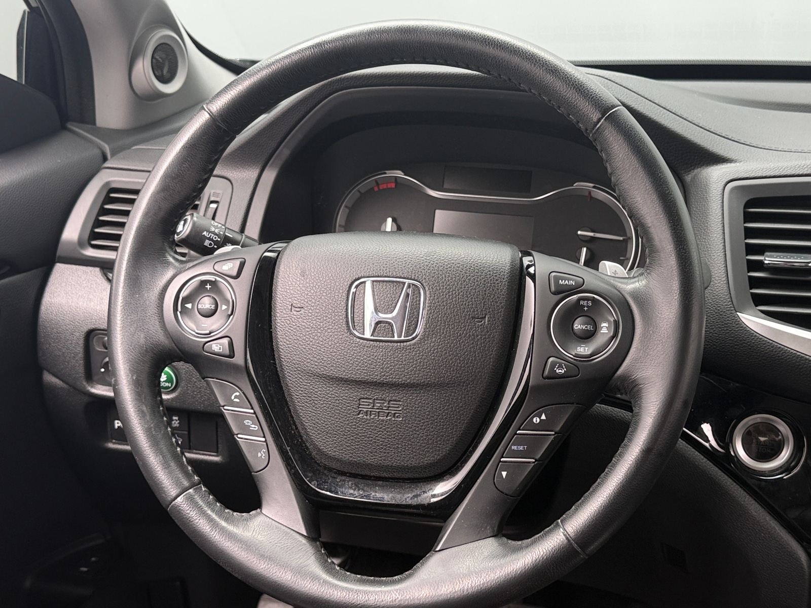 Thumbnail: 2016 Honda Pilot - 4