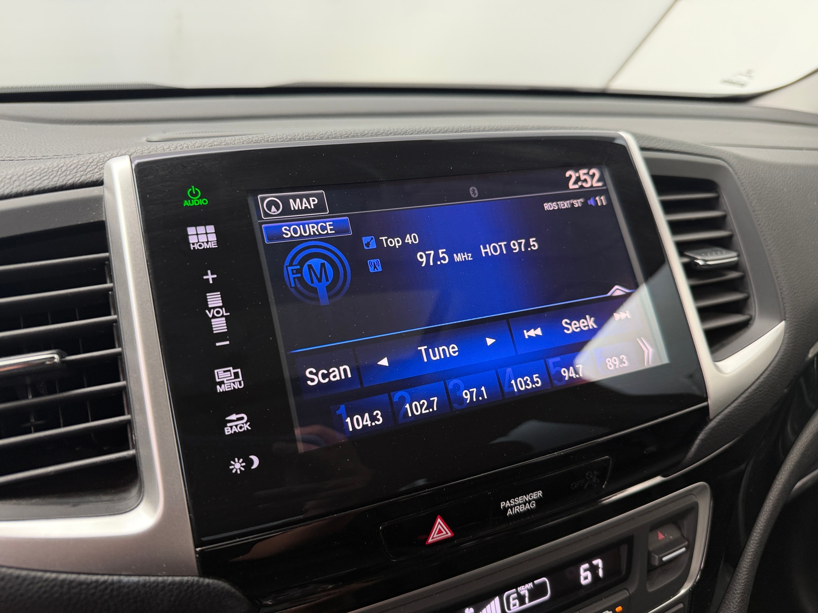 Thumbnail: 2016 Honda Pilot - 3
