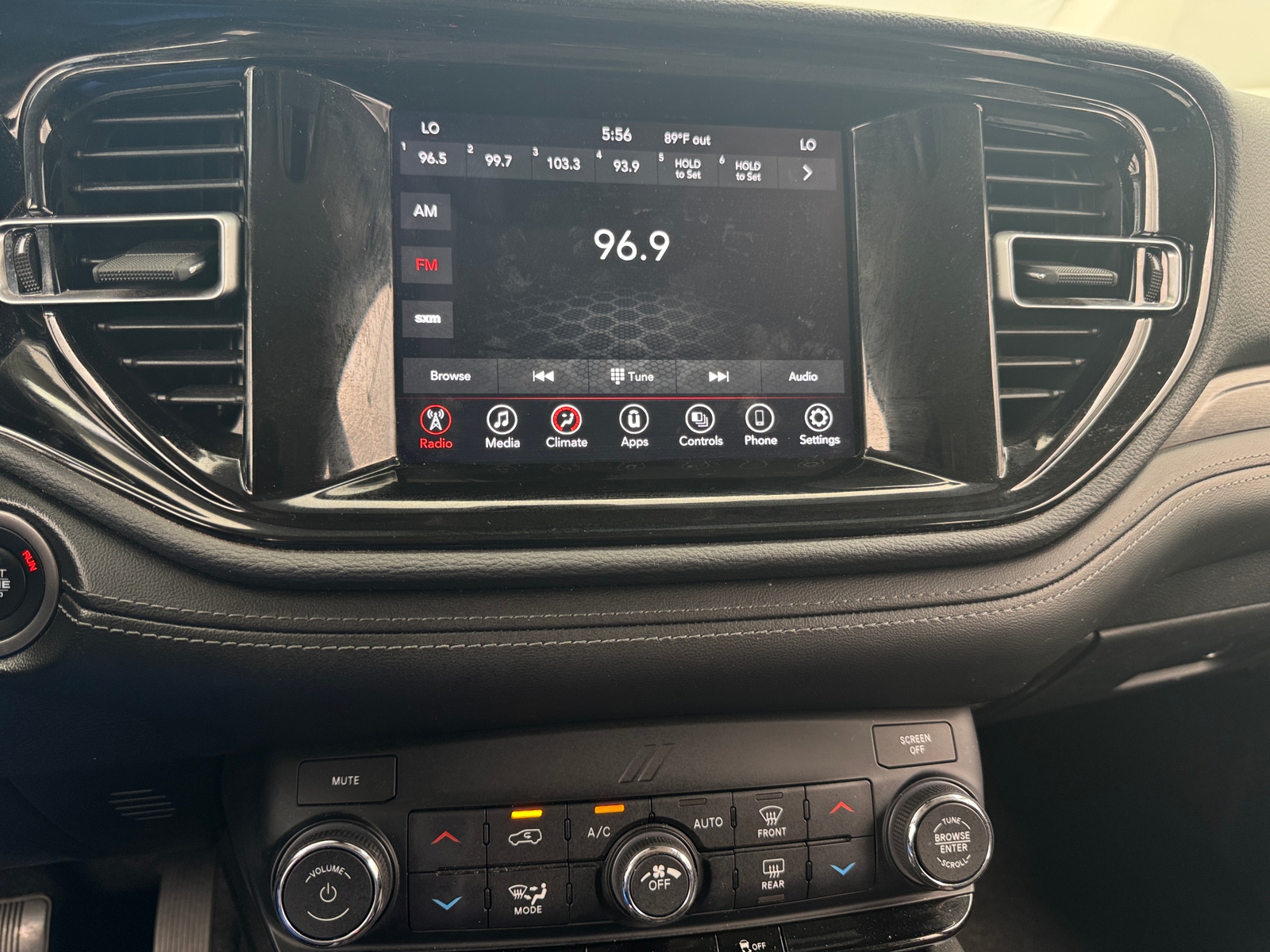 Thumbnail: 2022 Dodge Durango - 4