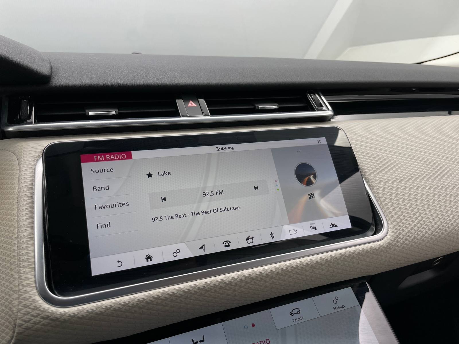 Thumbnail: 2019 Land Rover Range Rover Velar - 3