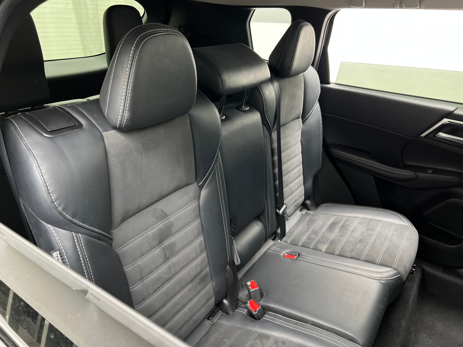 Thumbnail: 2024 Mitsubishi Outlander - 6