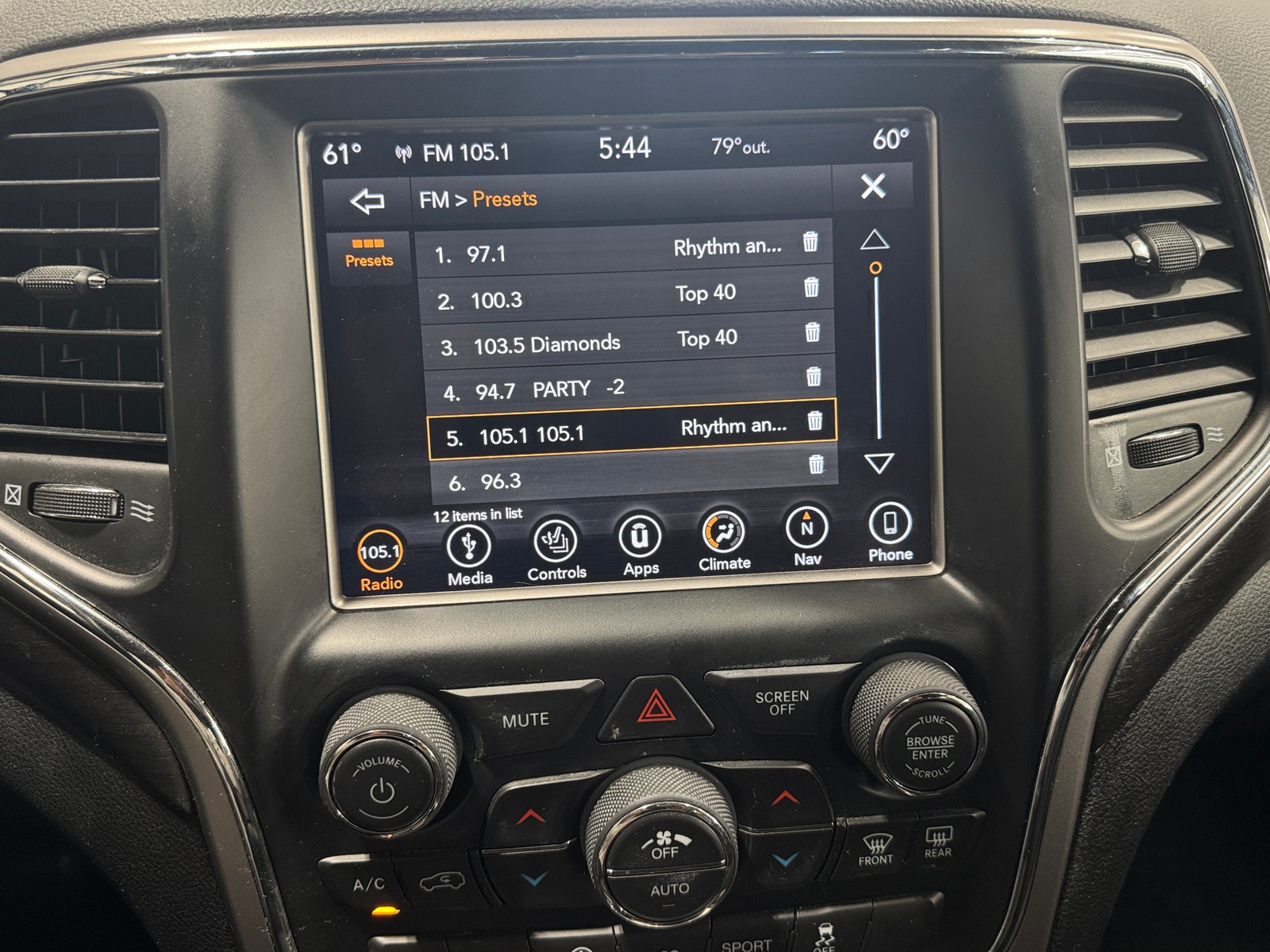 Thumbnail: 2018 Jeep Grand Cherokee - 4