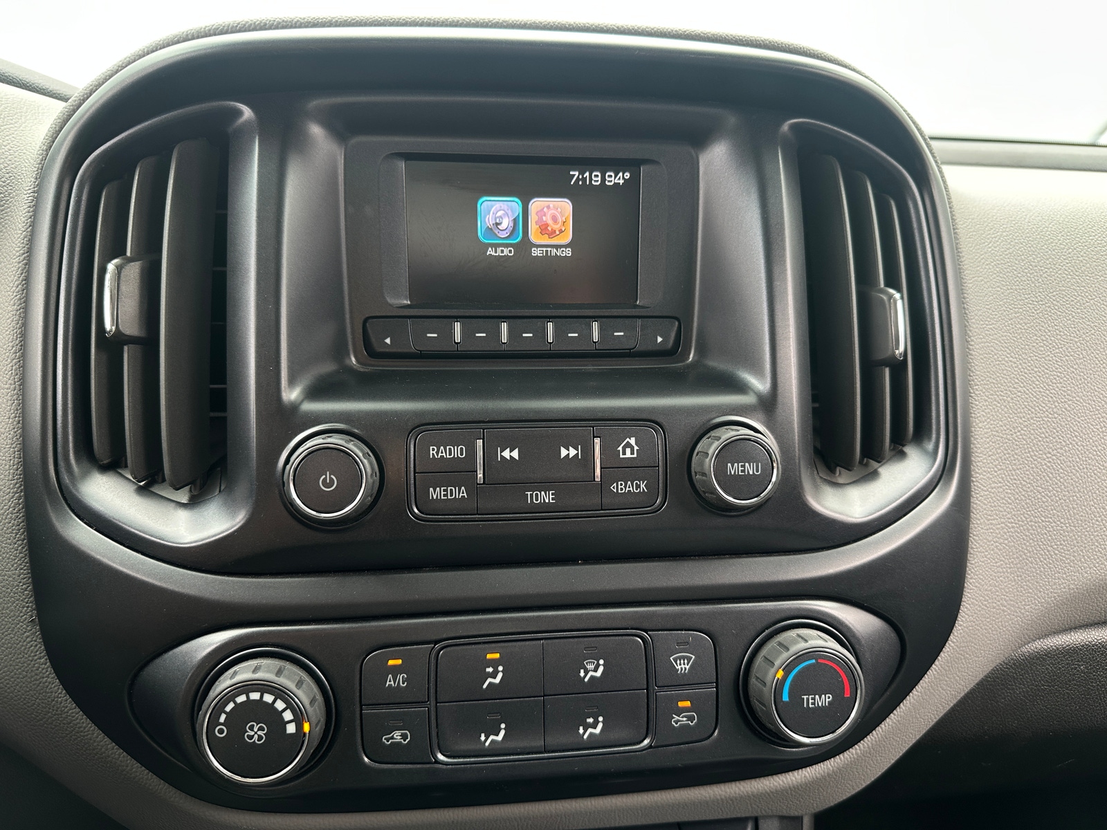 Thumbnail: 2016 Chevrolet Colorado - 4