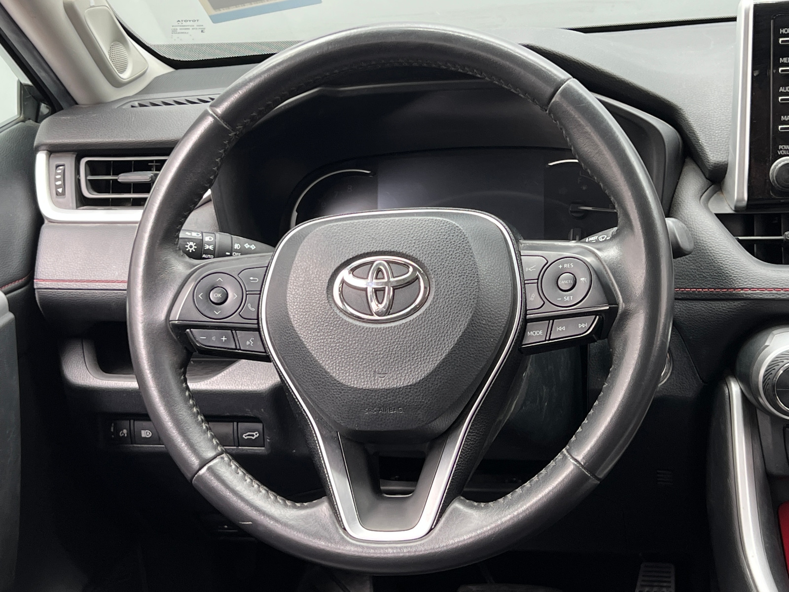 Thumbnail: 2020 Toyota RAV4 - 4