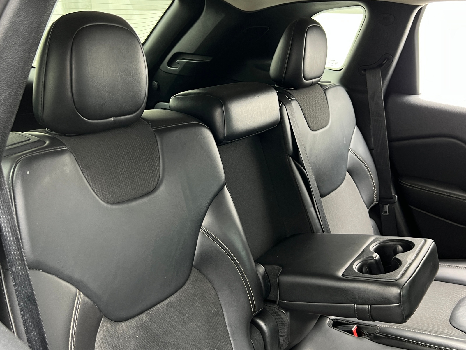 Thumbnail: 2018 Jeep Cherokee - 6