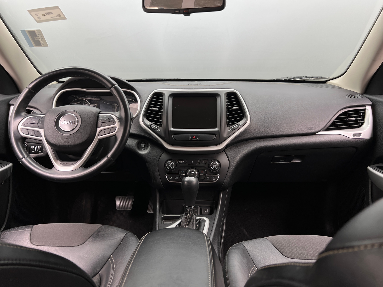 Thumbnail: 2018 Jeep Cherokee - 3