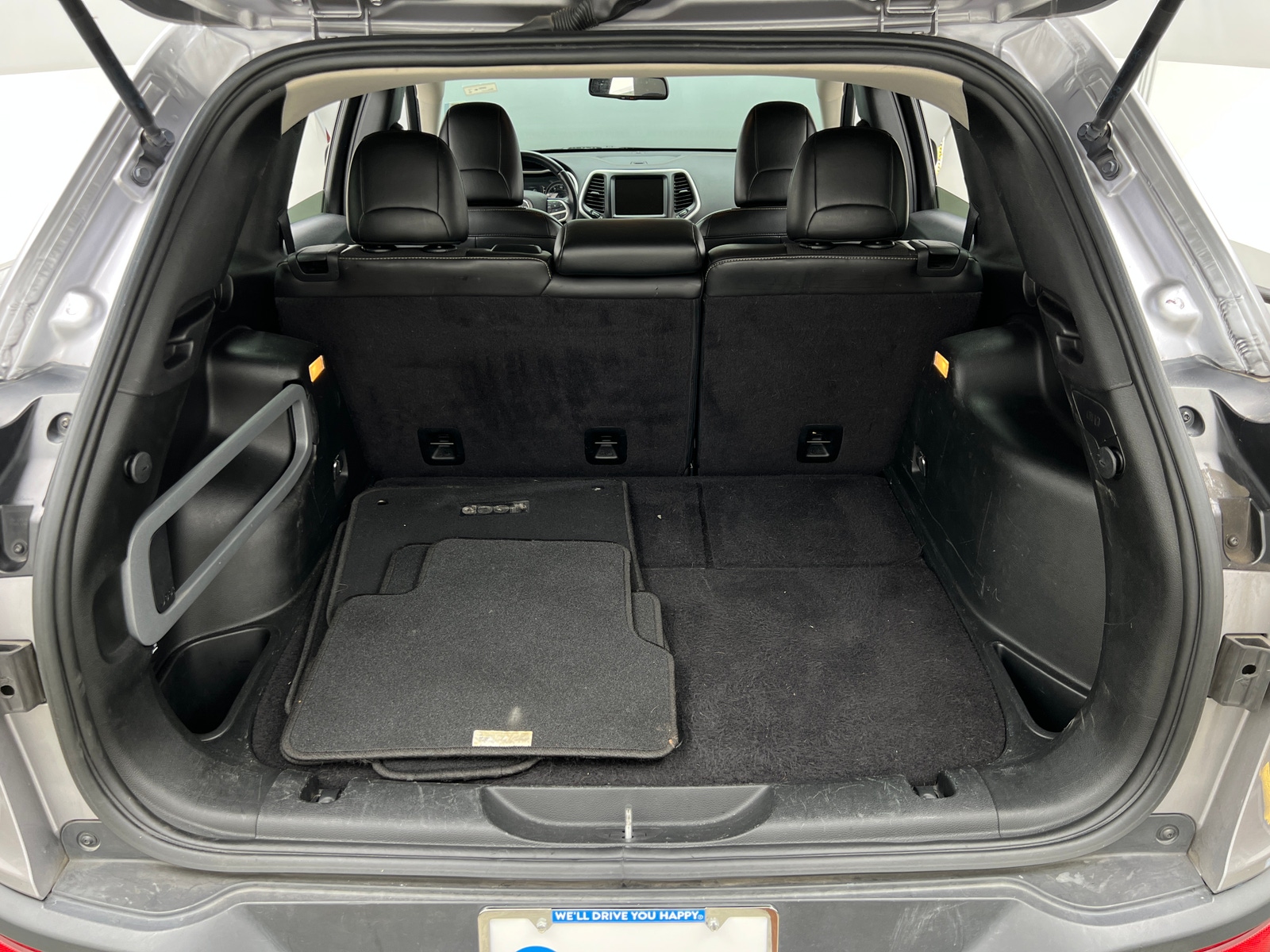 Thumbnail: 2018 Jeep Cherokee - 7