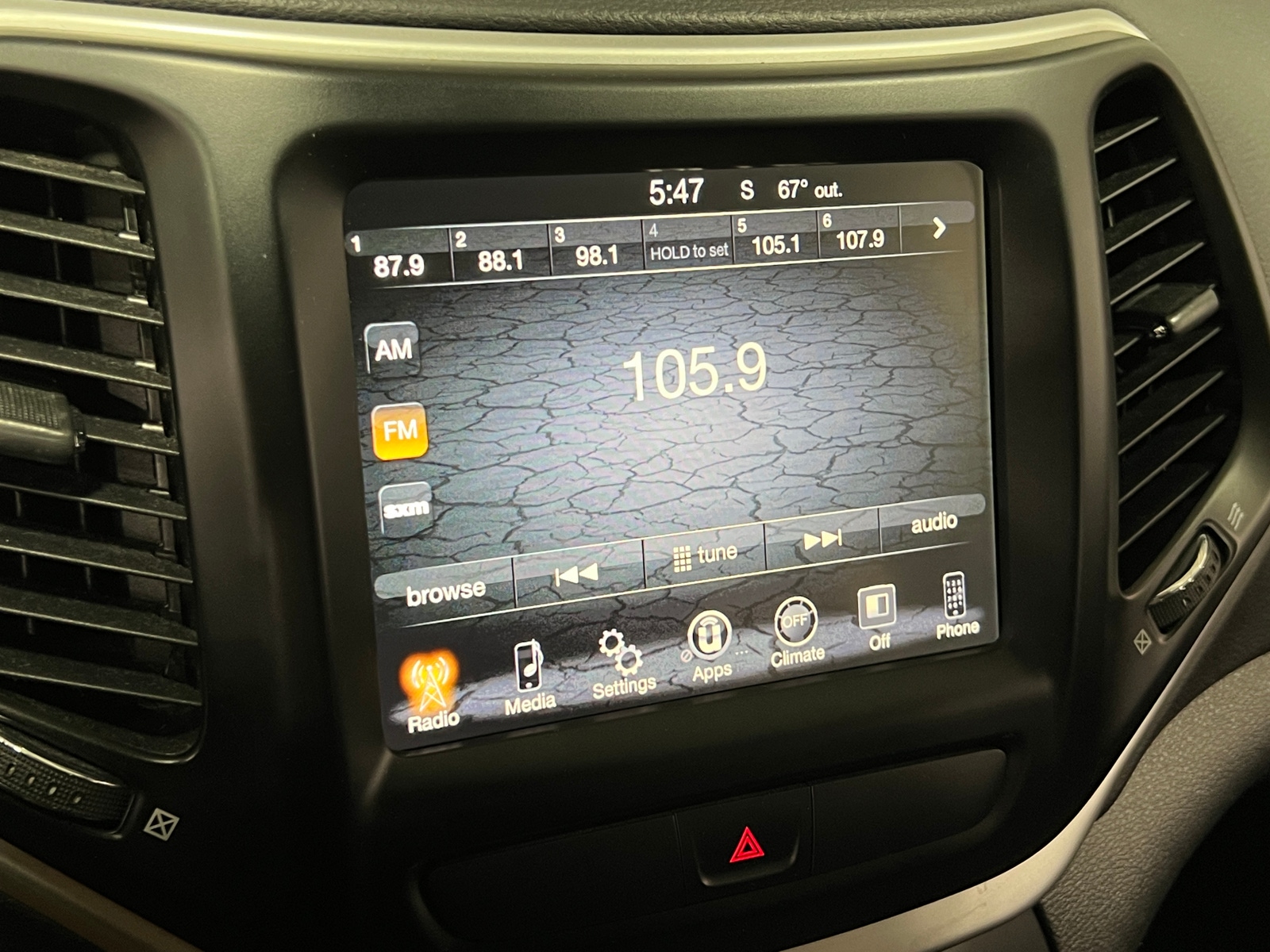 Thumbnail: 2018 Jeep Cherokee - 4