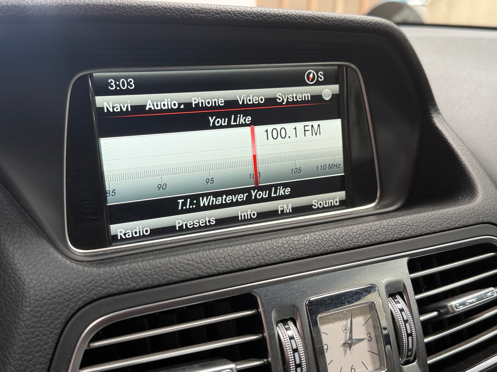 Thumbnail: 2014 Mercedes-Benz E-Class - 3