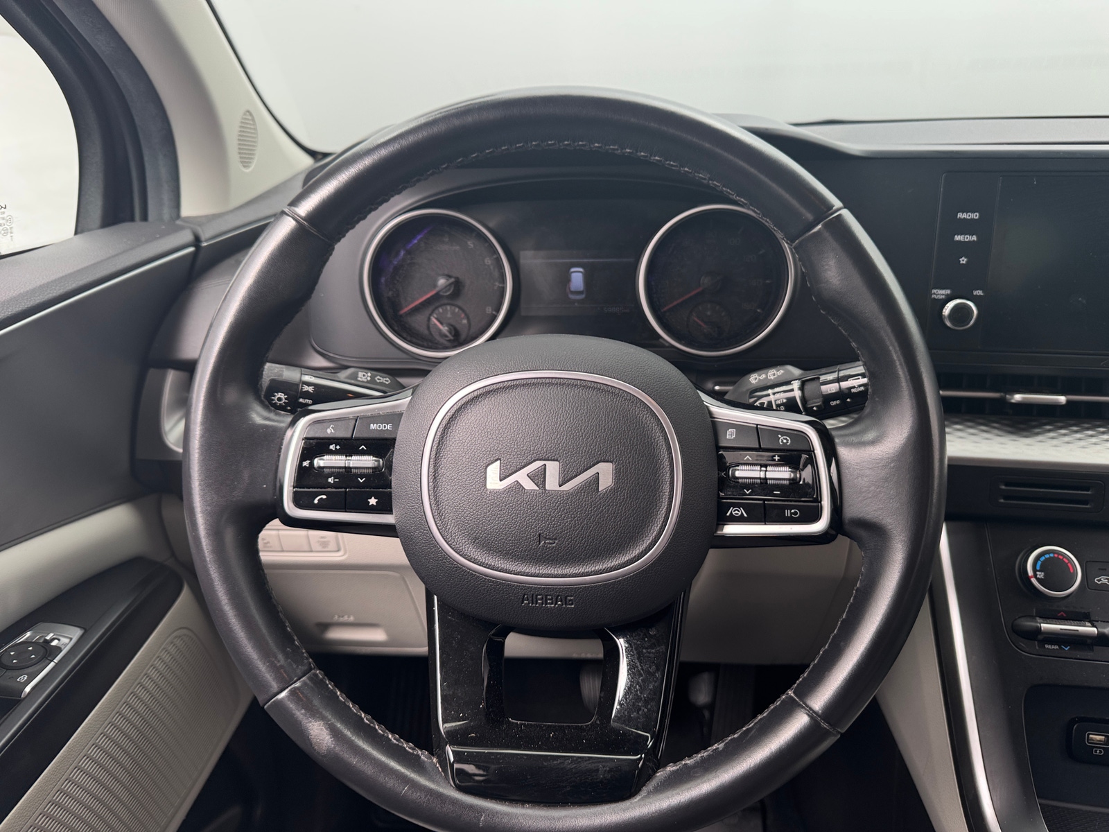 Thumbnail: 2022 Kia Carnival - 5