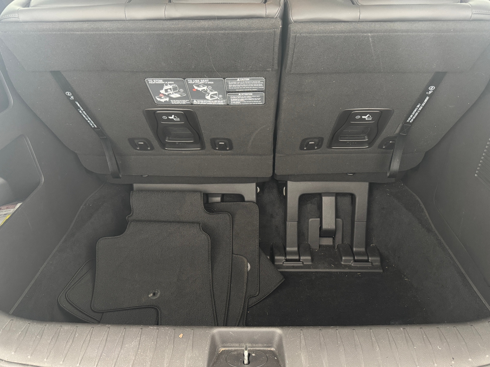 Thumbnail: 2022 Kia Carnival - 7