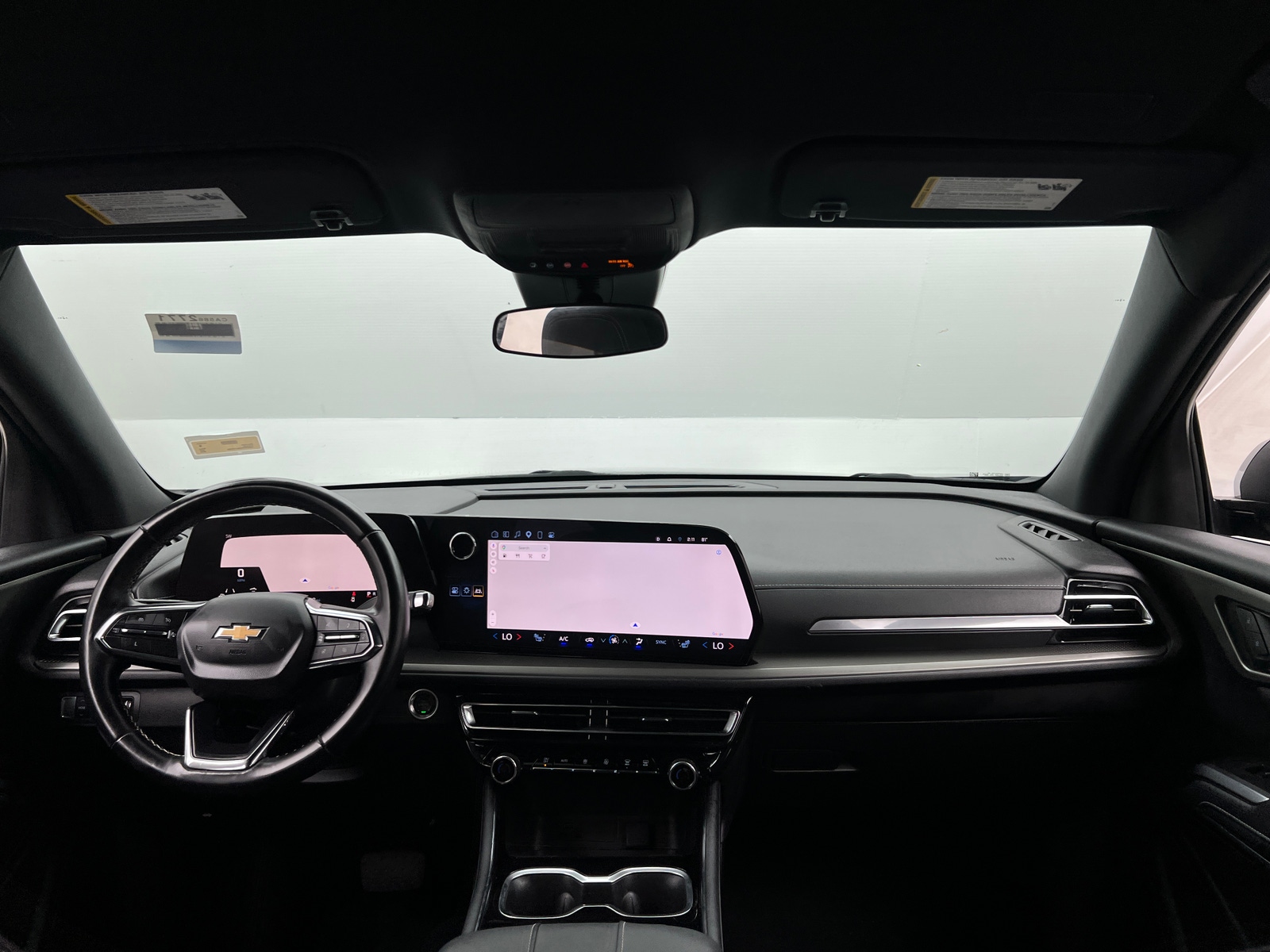 Thumbnail: 2025 Chevrolet Traverse - 3