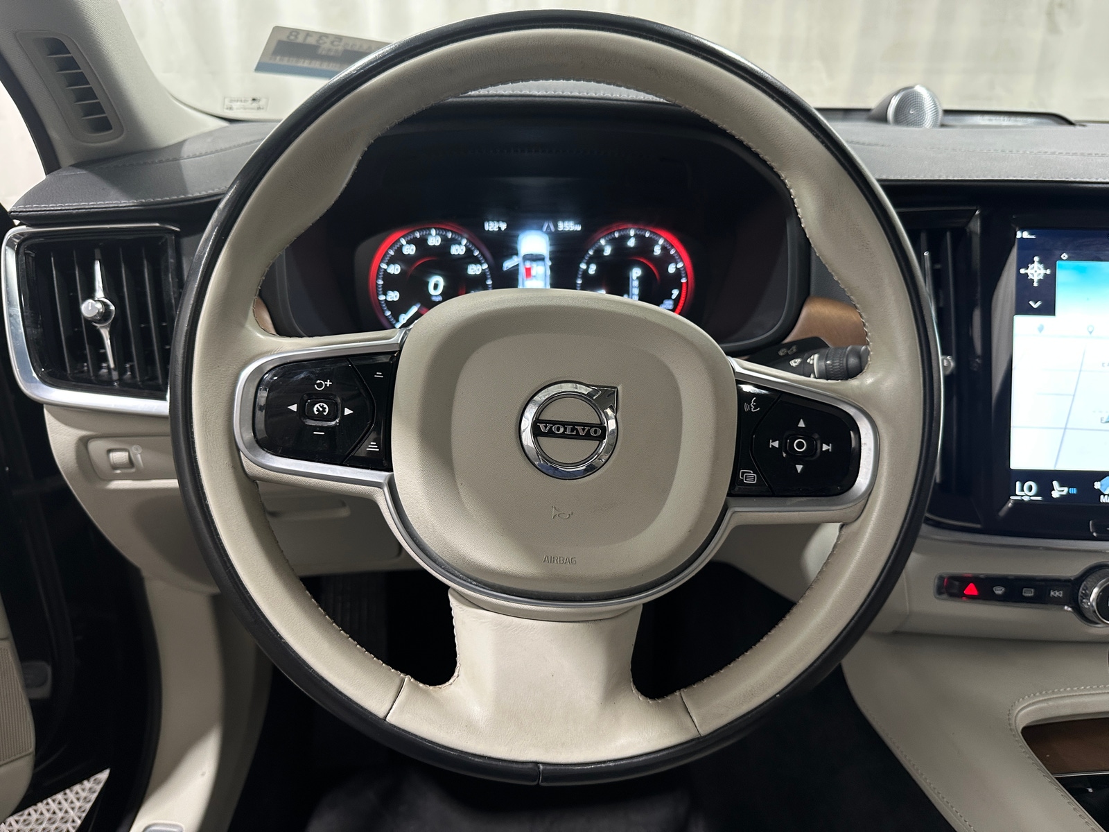 Thumbnail: 2018 Volvo S90 - 4