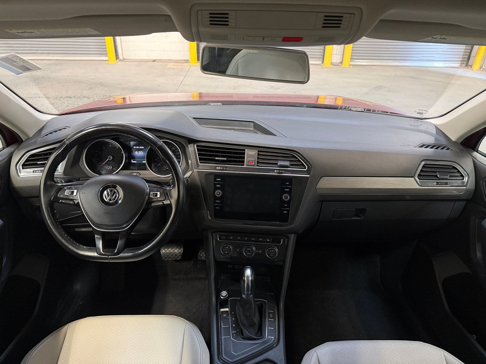 Thumbnail: 2018 Volkswagen Tiguan - 2