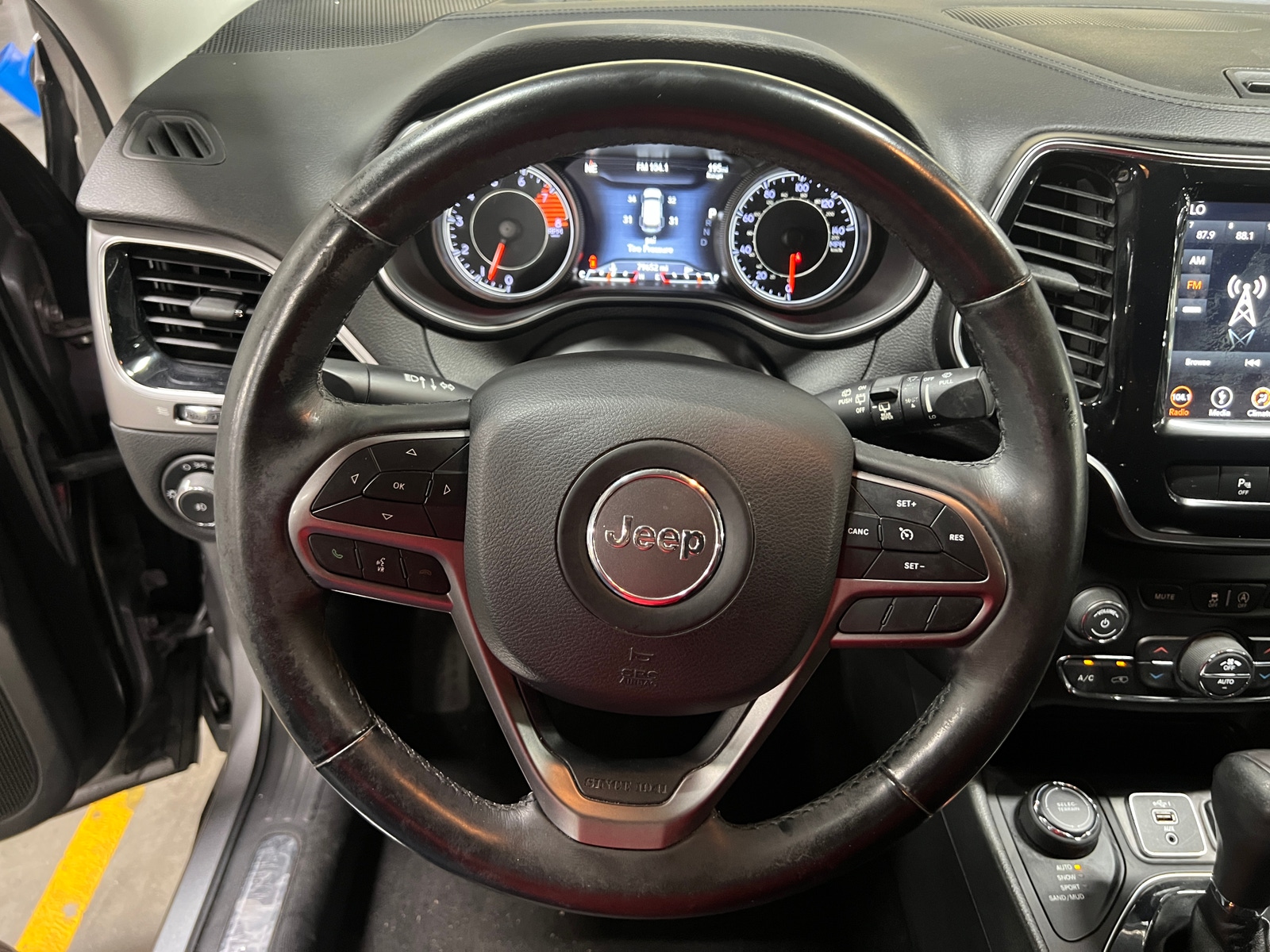 Thumbnail: 2019 Jeep Cherokee - 4
