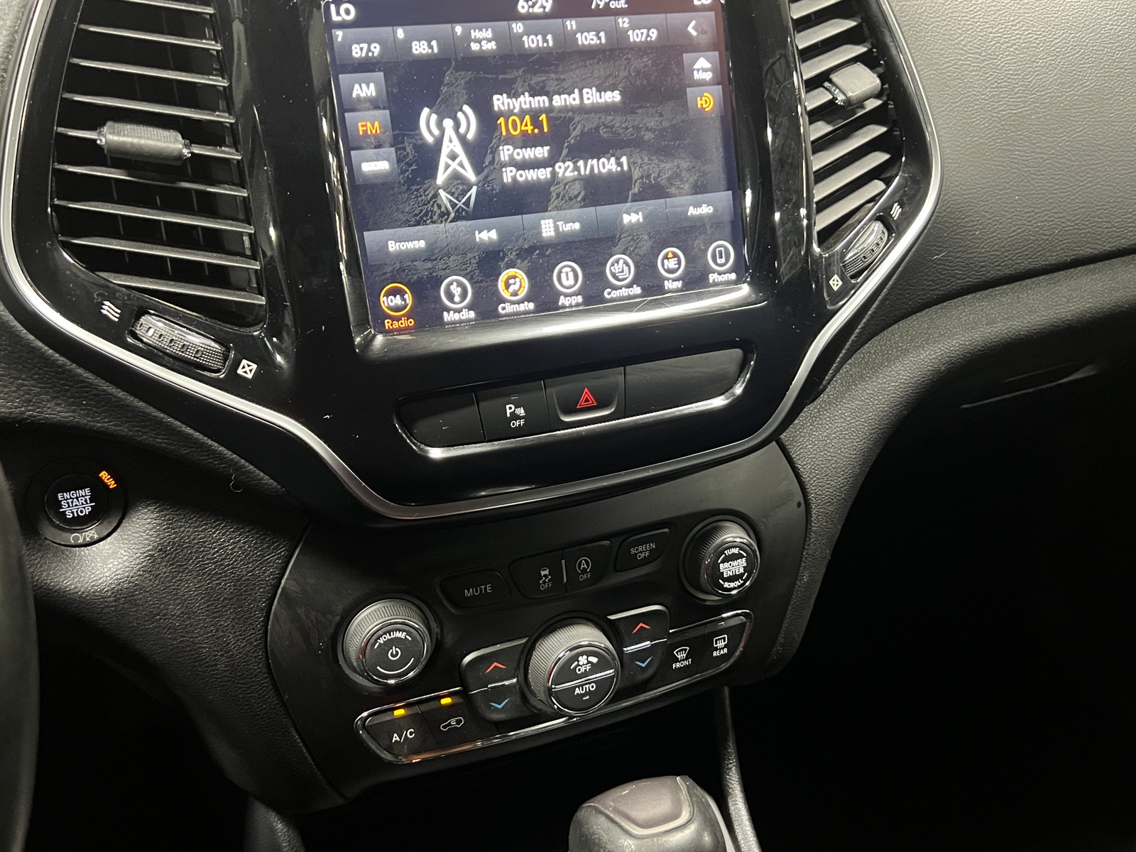 Thumbnail: 2019 Jeep Cherokee - 3