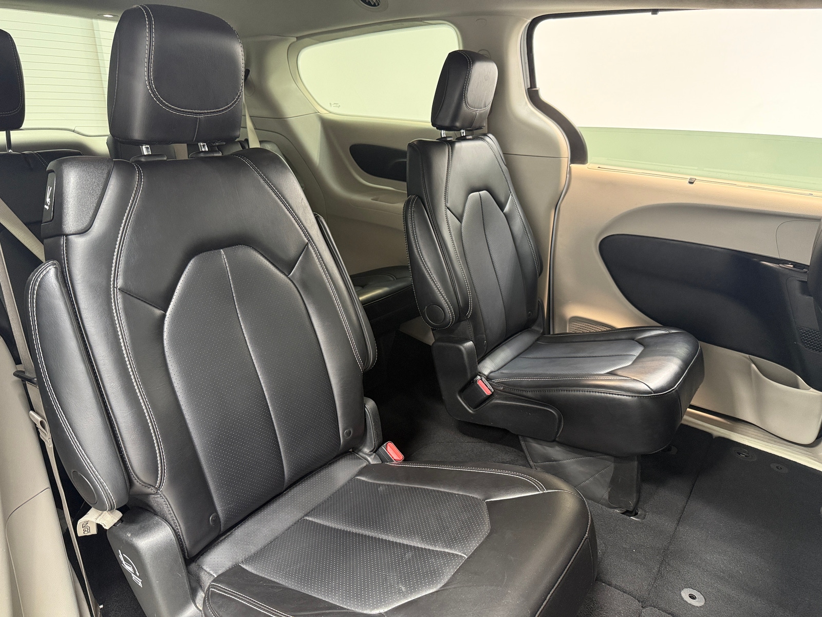 Thumbnail: 2024 Chrysler Pacifica - 5