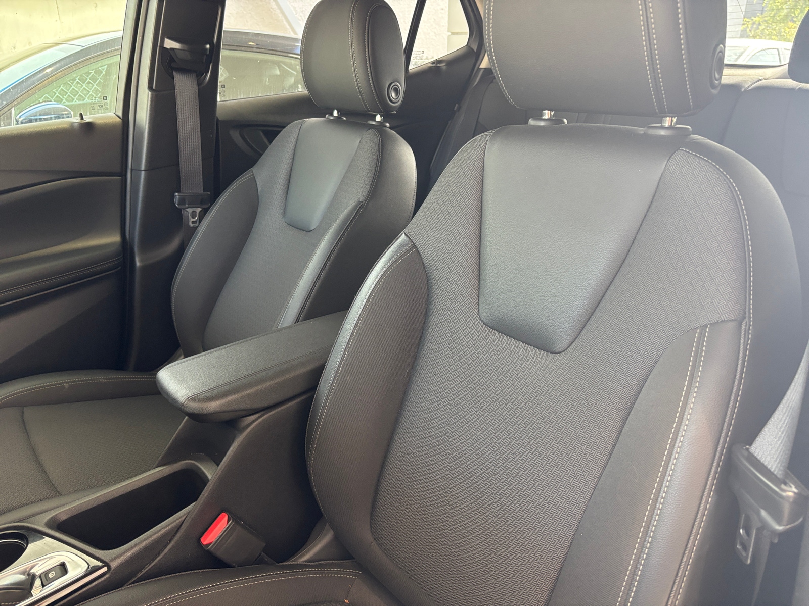 Thumbnail: 2025 Buick Encore GX - 2