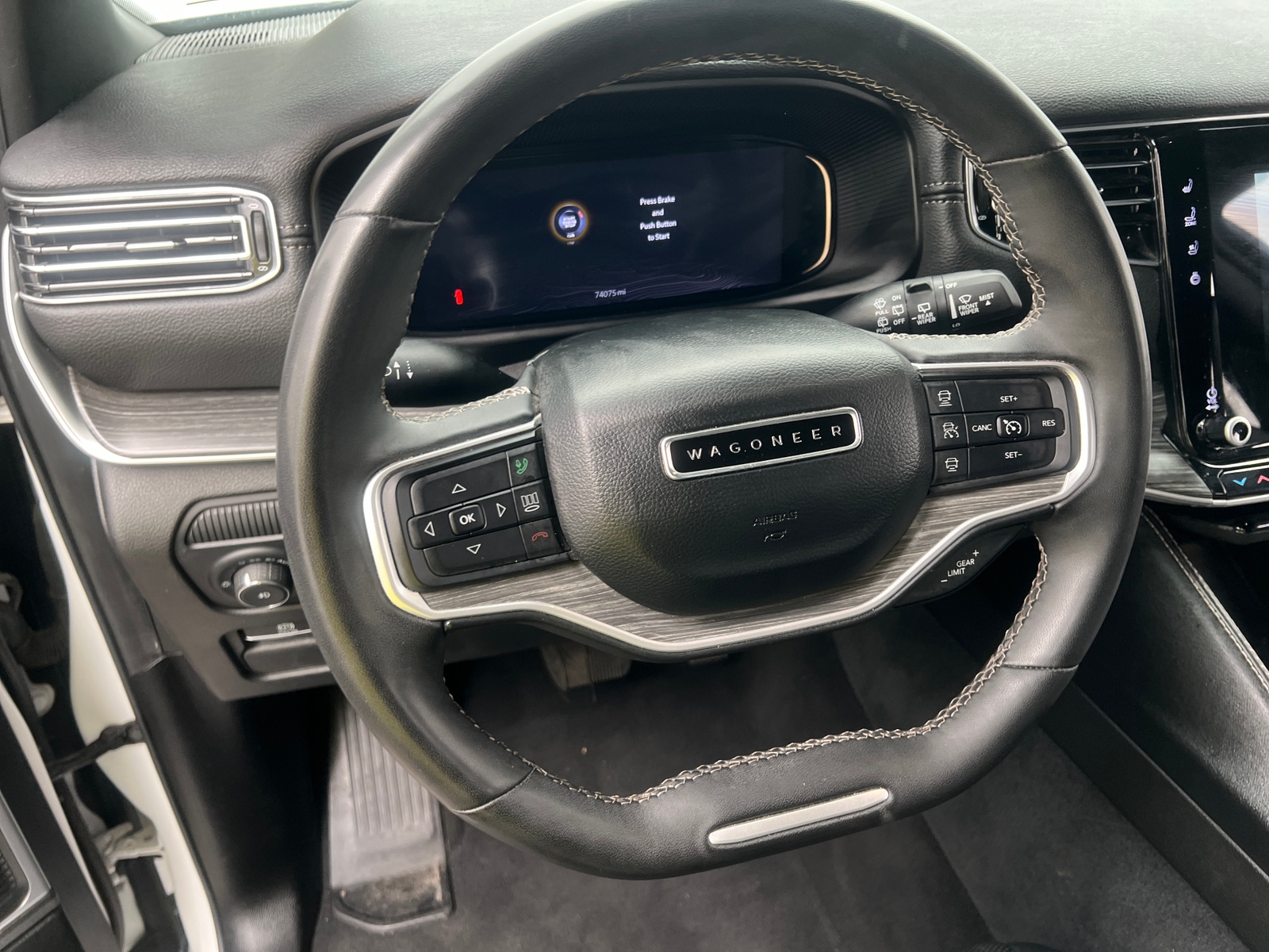 Thumbnail: 2024 Jeep Wagoneer - 4
