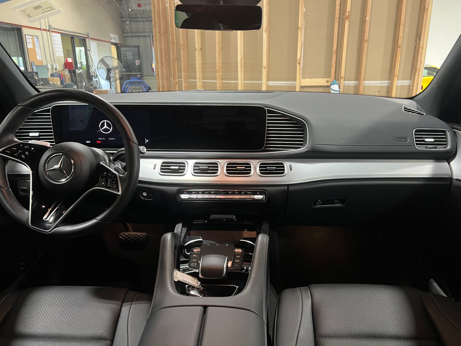 Thumbnail: 2026 Mercedes-Benz GLE - 2