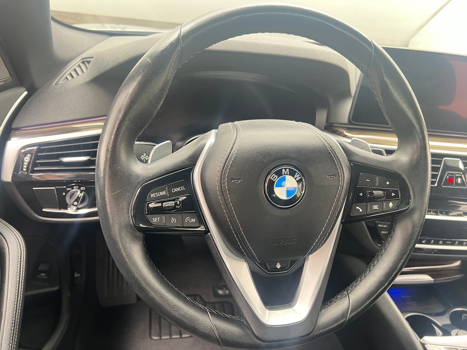 Thumbnail: 2023 BMW 5 Series - 4
