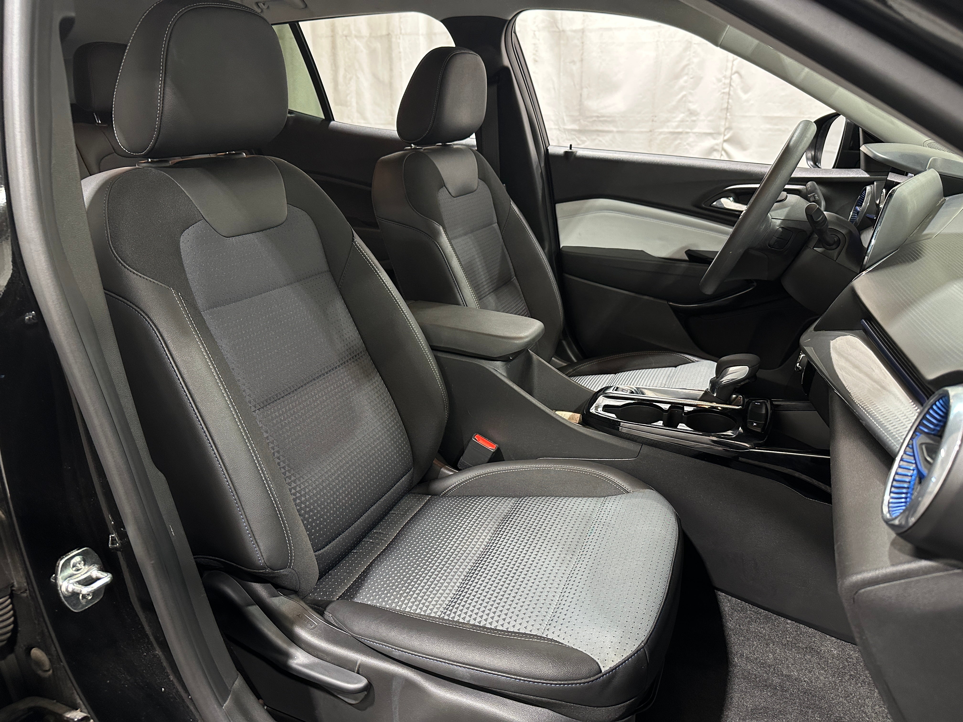 2025 Chevrolet Trax LT - Photo 4