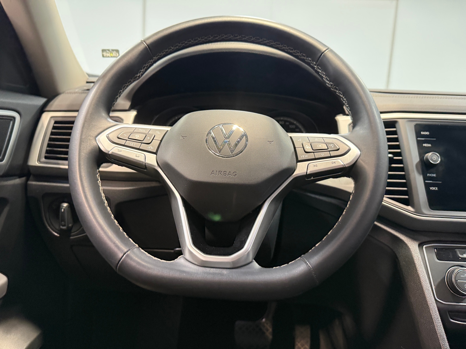 Thumbnail: 2021 Volkswagen Atlas - 4