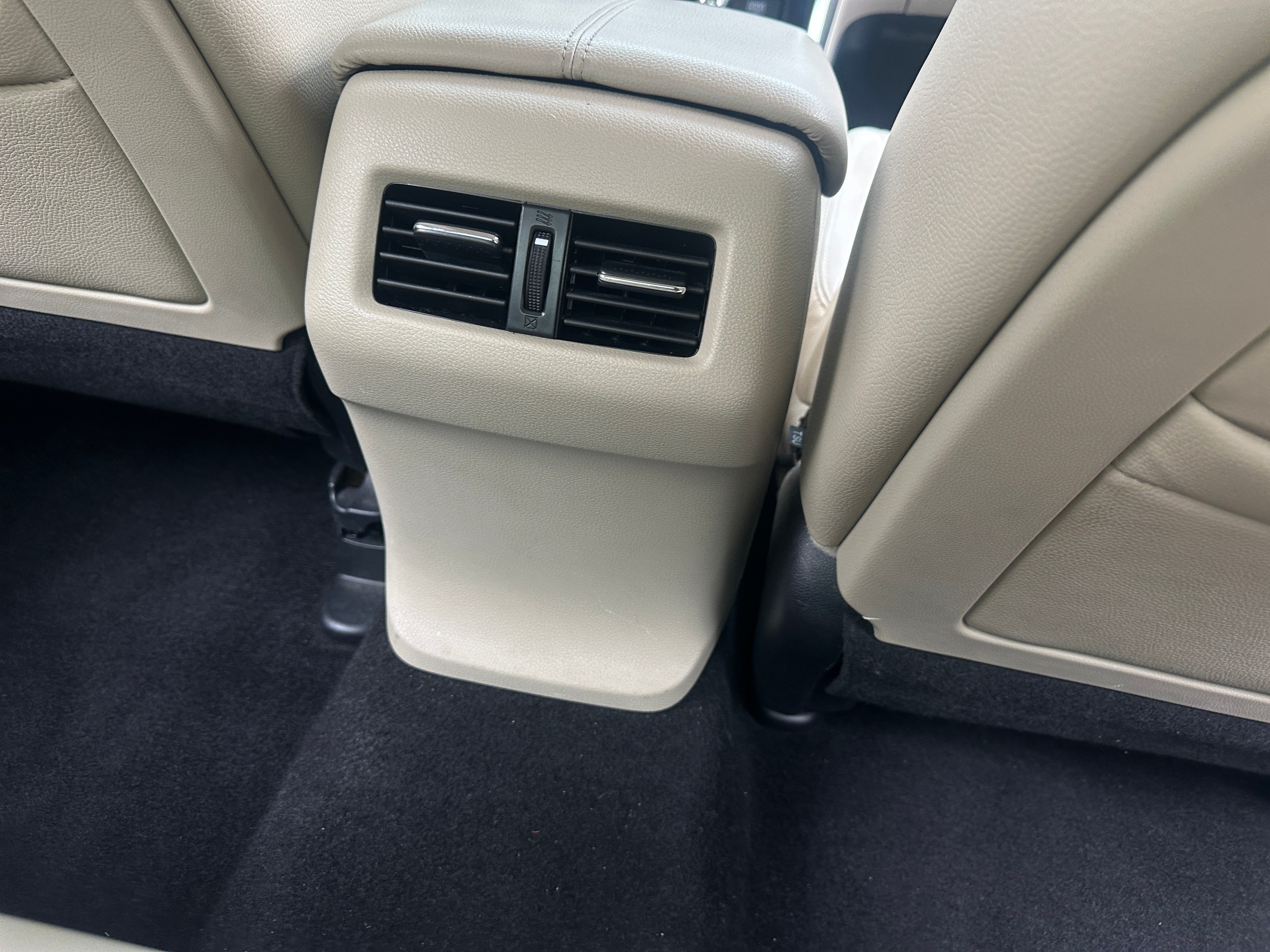 Used 2014 Honda Accord EX-L with VIN 1HGCR2F86EA132629 for sale in Pewaukee, WI