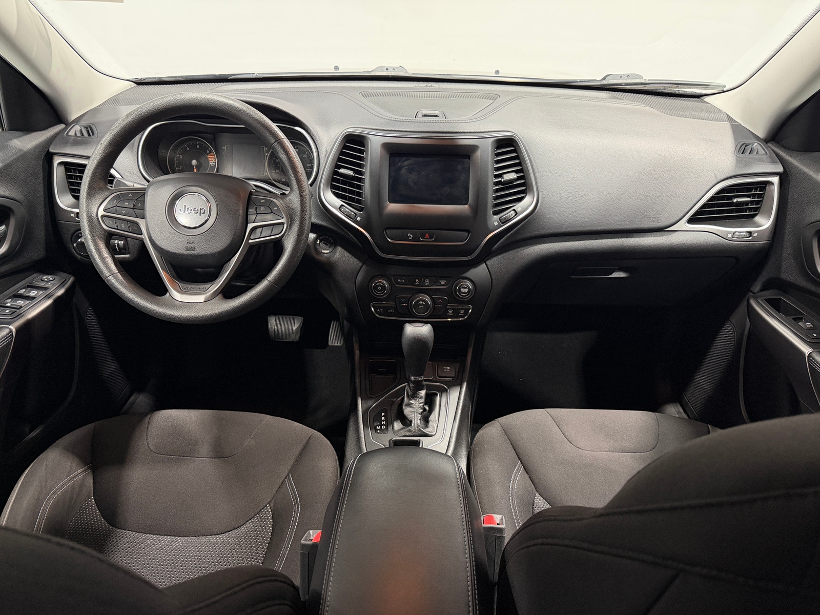Thumbnail: 2020 Jeep Cherokee - 3