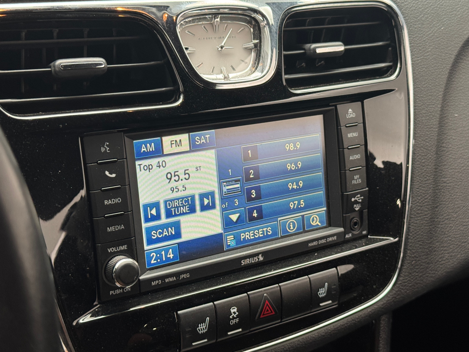 Thumbnail: 2011 Chrysler 200 - 4