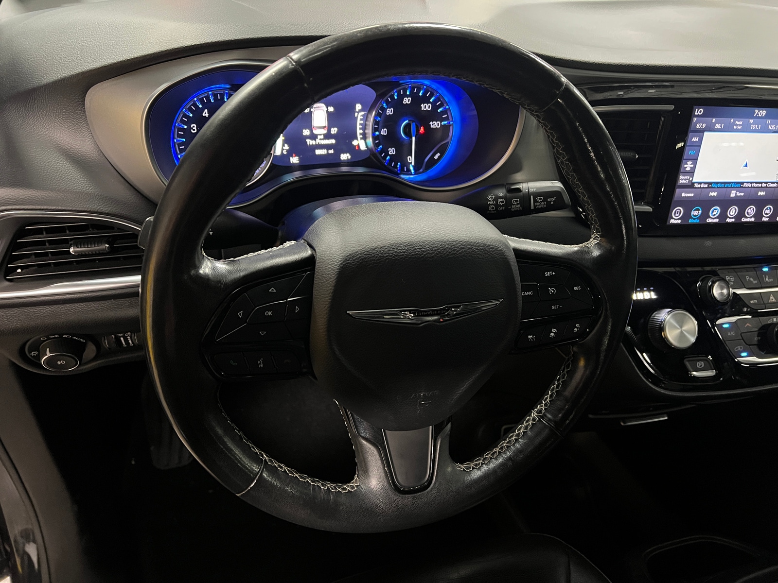 Thumbnail: 2019 Chrysler Pacifica - 4