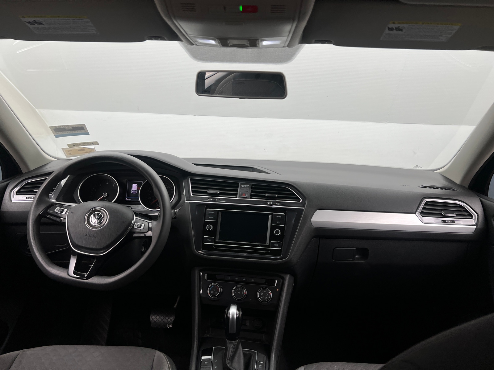 Thumbnail: 2021 Volkswagen Tiguan - 3