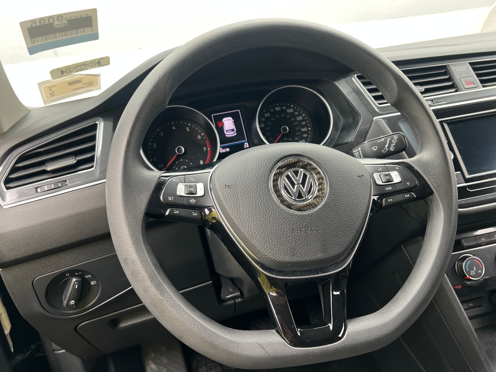 Thumbnail: 2021 Volkswagen Tiguan - 5