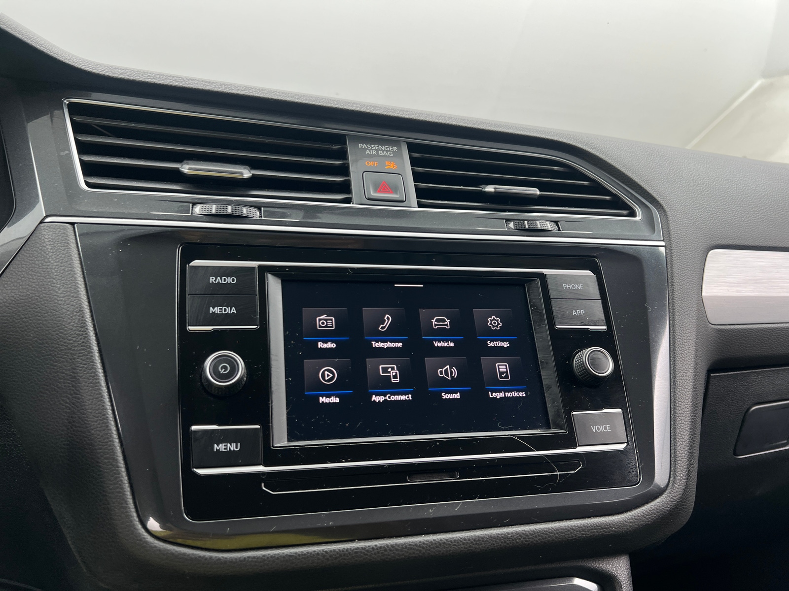 Thumbnail: 2021 Volkswagen Tiguan - 4