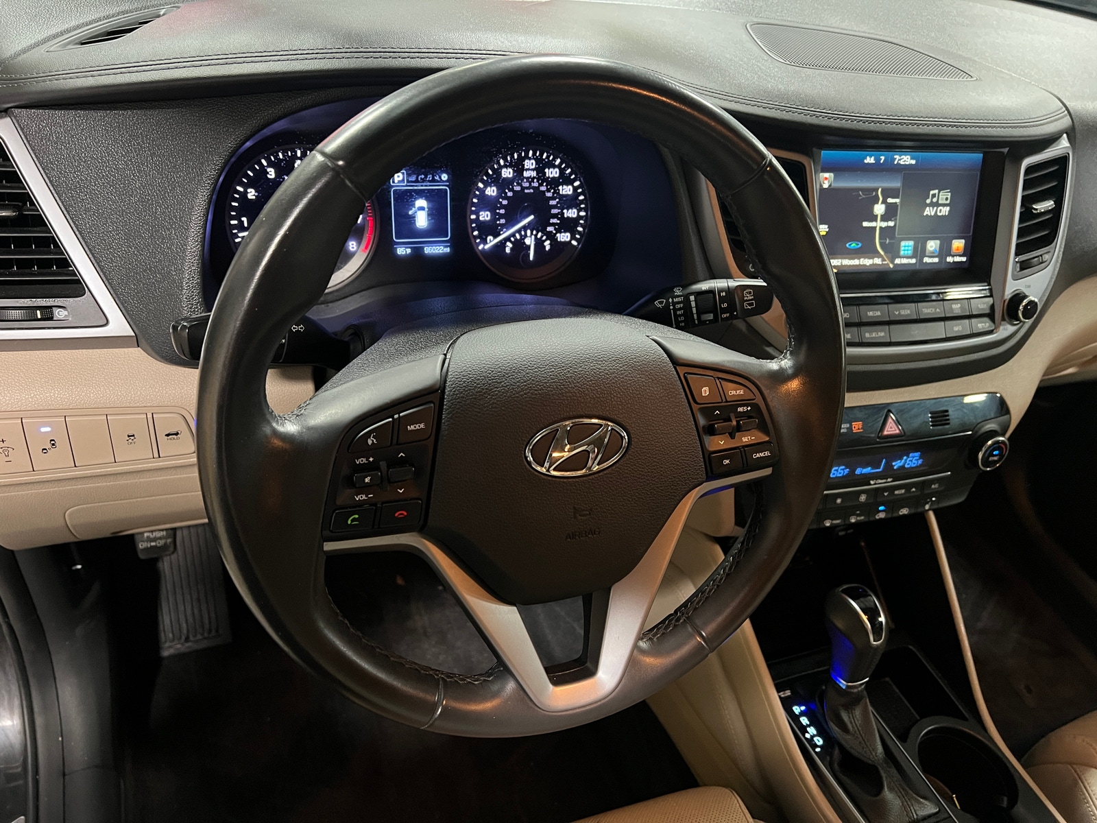Thumbnail: 2017 Hyundai Tucson - 4