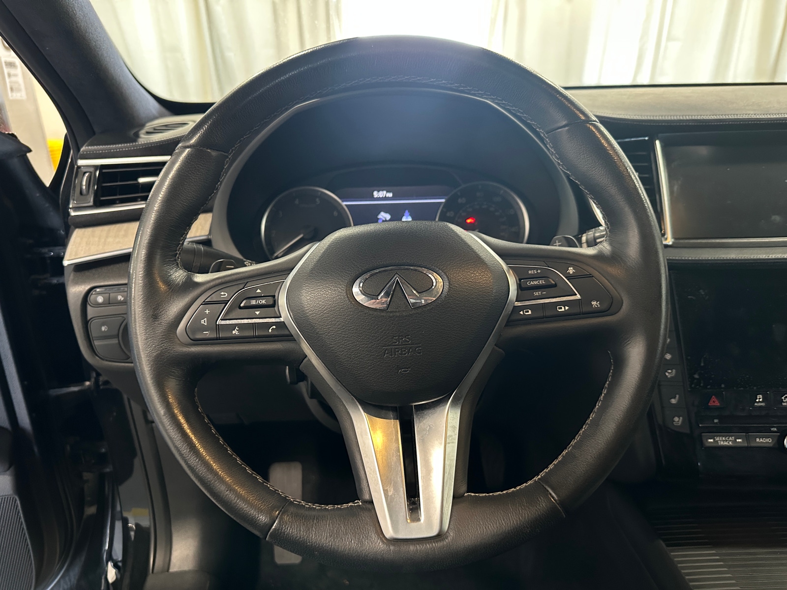 Thumbnail: 2019 INFINITI QX50 - 4