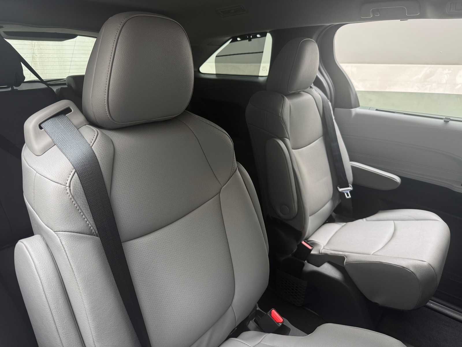 Thumbnail: 2026 Toyota Sienna - 5