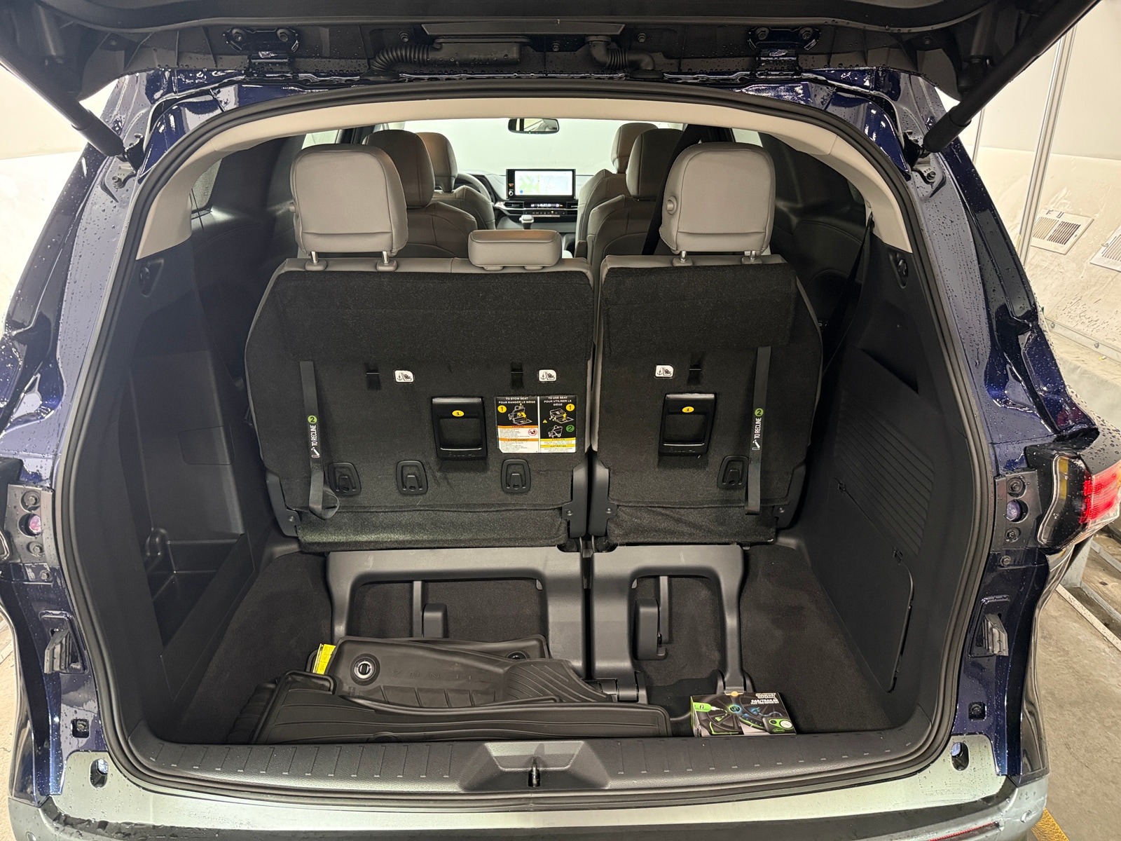 Thumbnail: 2026 Toyota Sienna - 6