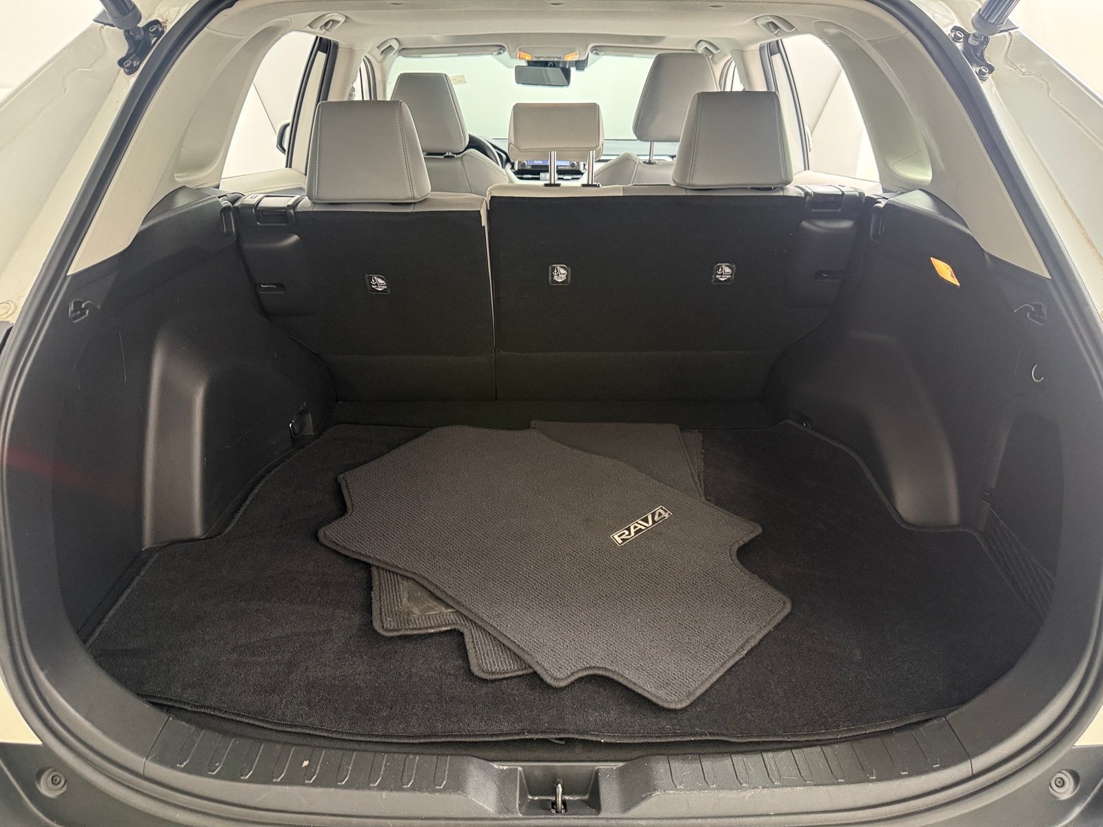 Thumbnail: 2019 Toyota RAV4 - 7