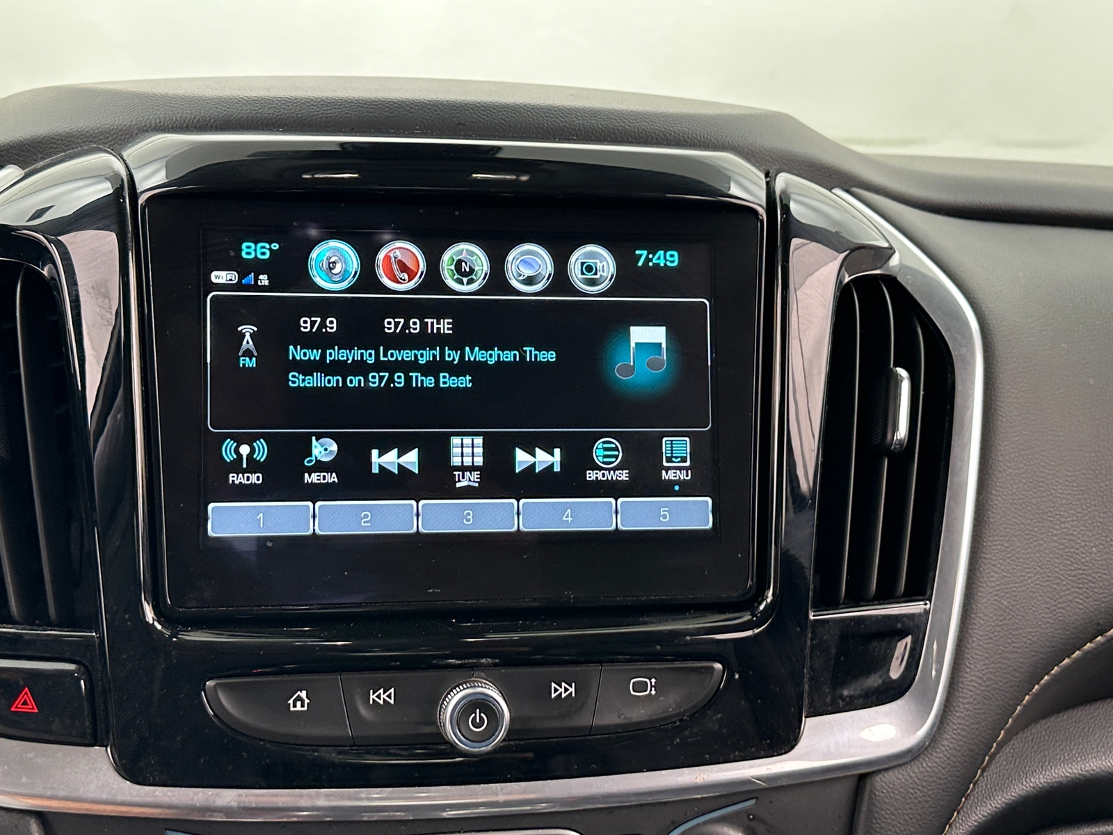 Thumbnail: 2019 Chevrolet Traverse - 3