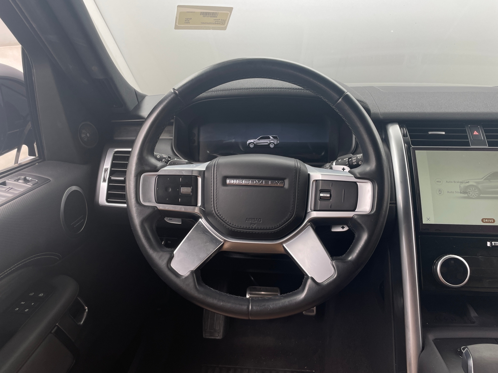 Thumbnail: 2023 Land Rover Discovery - 4