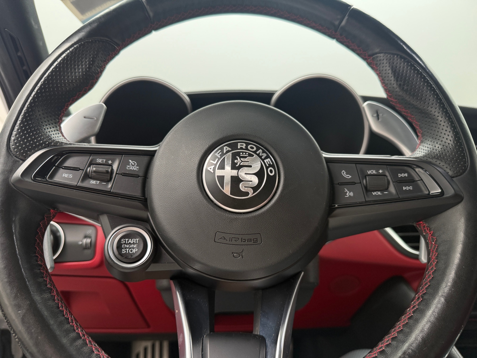 Thumbnail: 2020 Alfa Romeo Giulia - 4