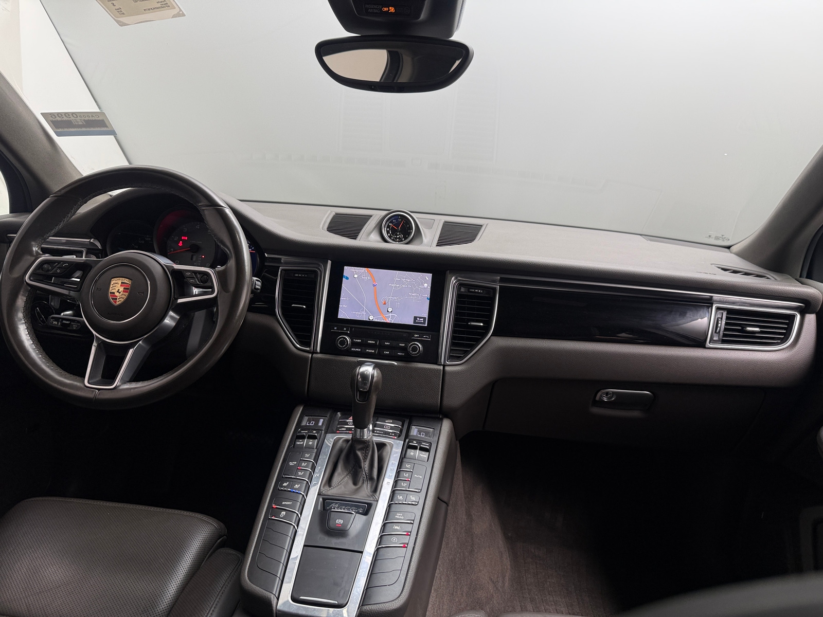 Thumbnail: 2017 Porsche Macan - 3