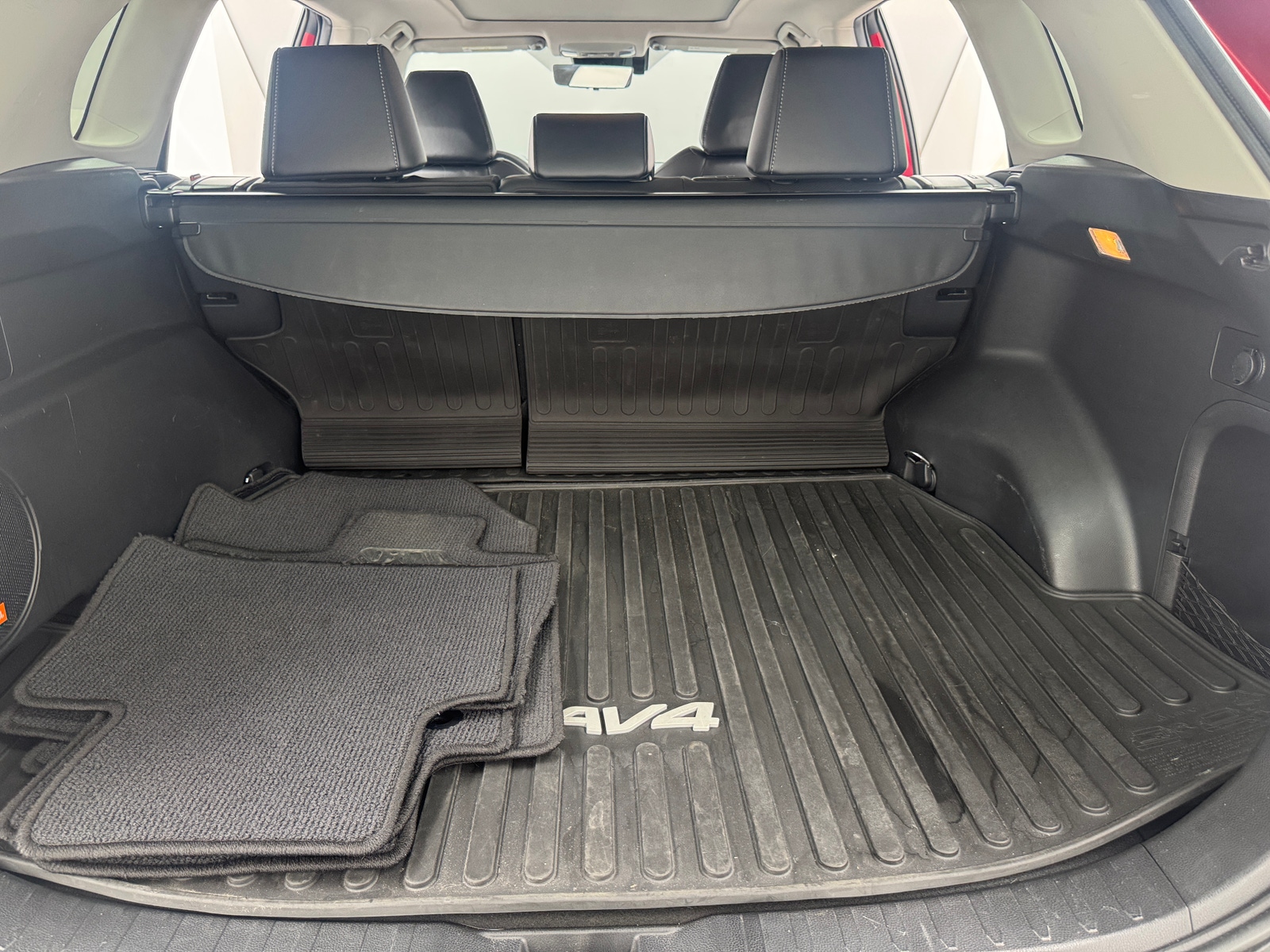 Thumbnail: 2021 Toyota RAV4 - 6