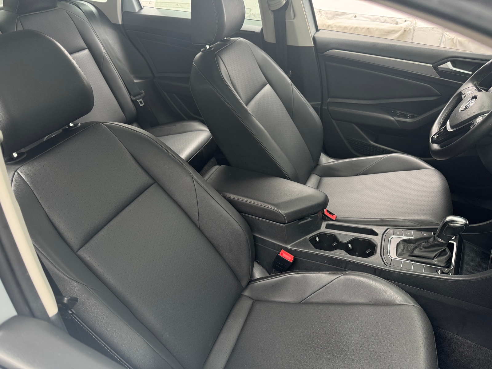 Thumbnail: 2019 Volkswagen Jetta - 2