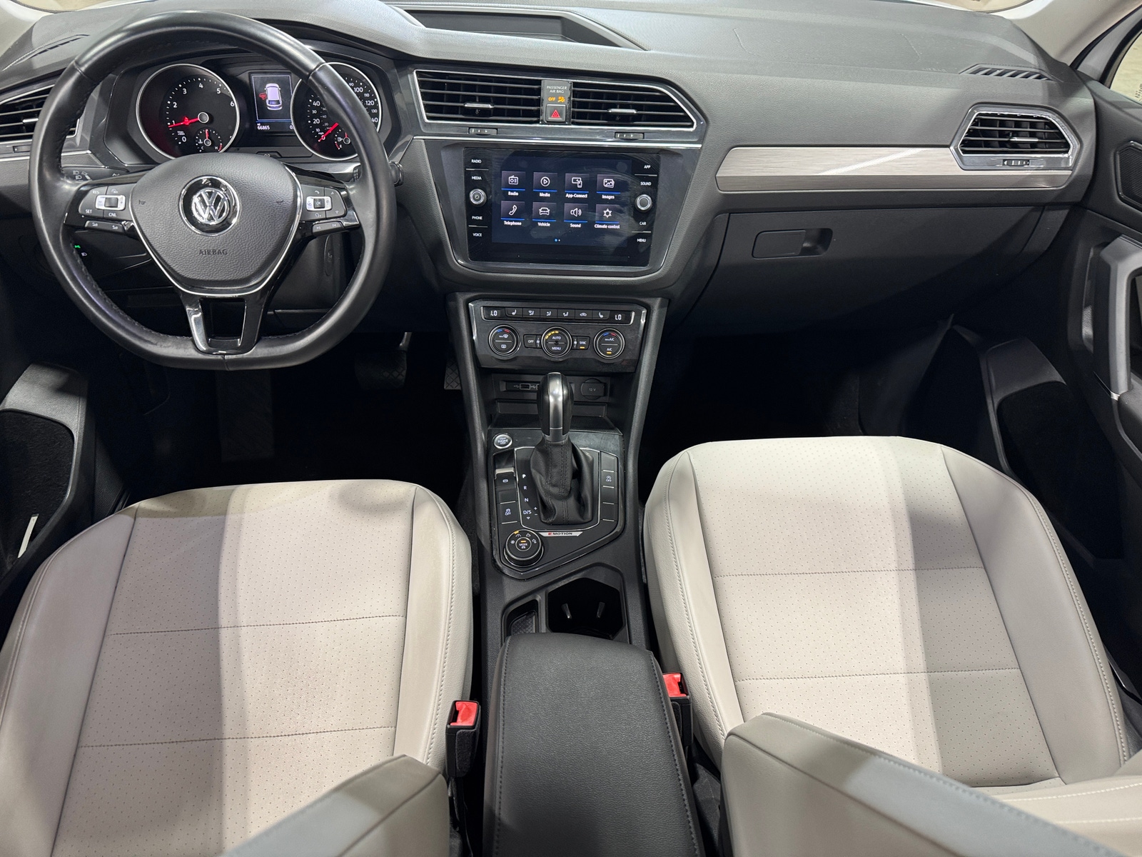 Thumbnail: 2018 Volkswagen Tiguan - 2